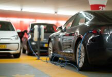 Auto elettriche con la maggior copertura di stazioni di ricarica veloci: le classifiche aggiornate