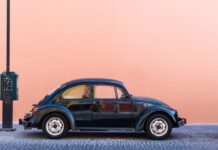 Guida alla gestione delle emergenze con l’auto elettrica: consigli utili per la sicurezza stradale