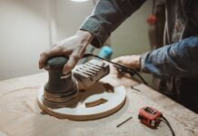 Guida alla manutenzione periodica per un’auto elettrica: consigli utili