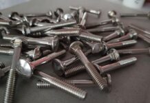 Consigli per la manutenzione delle auto elettriche durante lunghi periodi di inutilizzo: scopri come conservarle al meglio