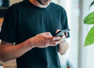 Nissan Leaf: recensione completa e opinioni degli esperti