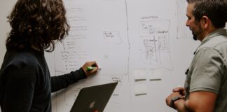 Scopri i nuovi sviluppi nel settore delle auto elettriche: approfondimenti e prospettive future