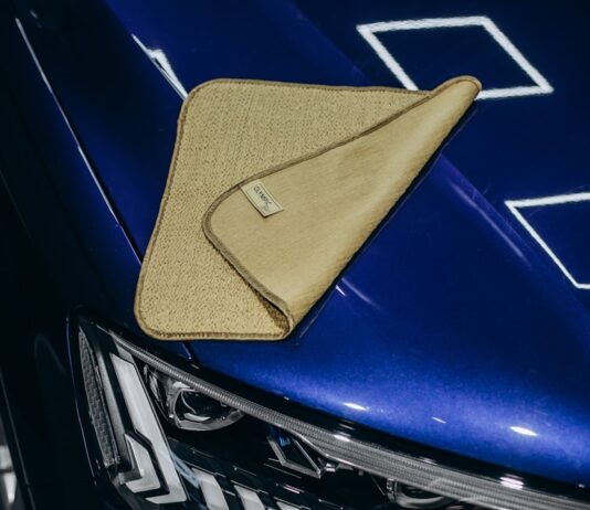 Consigli per la manutenzione dell’auto elettrica: quando è il momento di sostituire la batteria