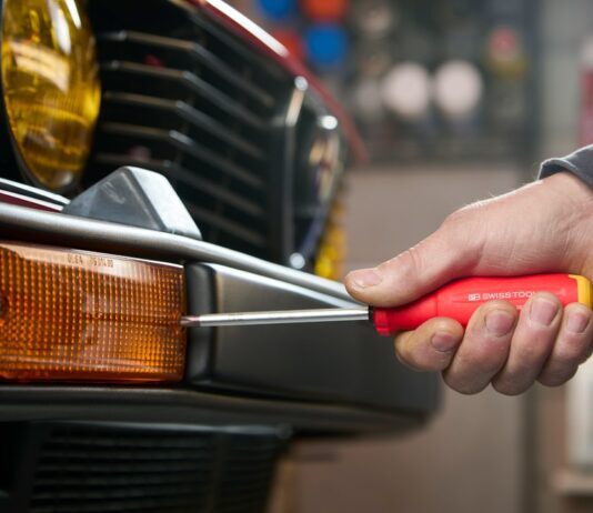 Consigli sulla manutenzione di un’auto elettrica: quando sostituire i componenti essenziali