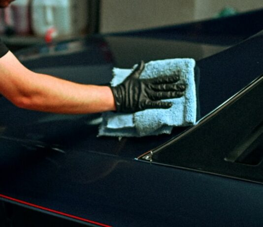 Guida alla manutenzione dell’auto elettrica: consigli e soluzioni per guasti tecnici